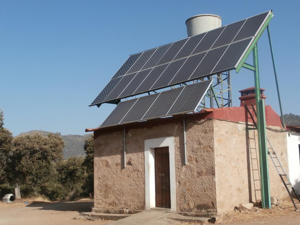 Casa Rural Las Gamitas Hotel Almoharin Exterior photo