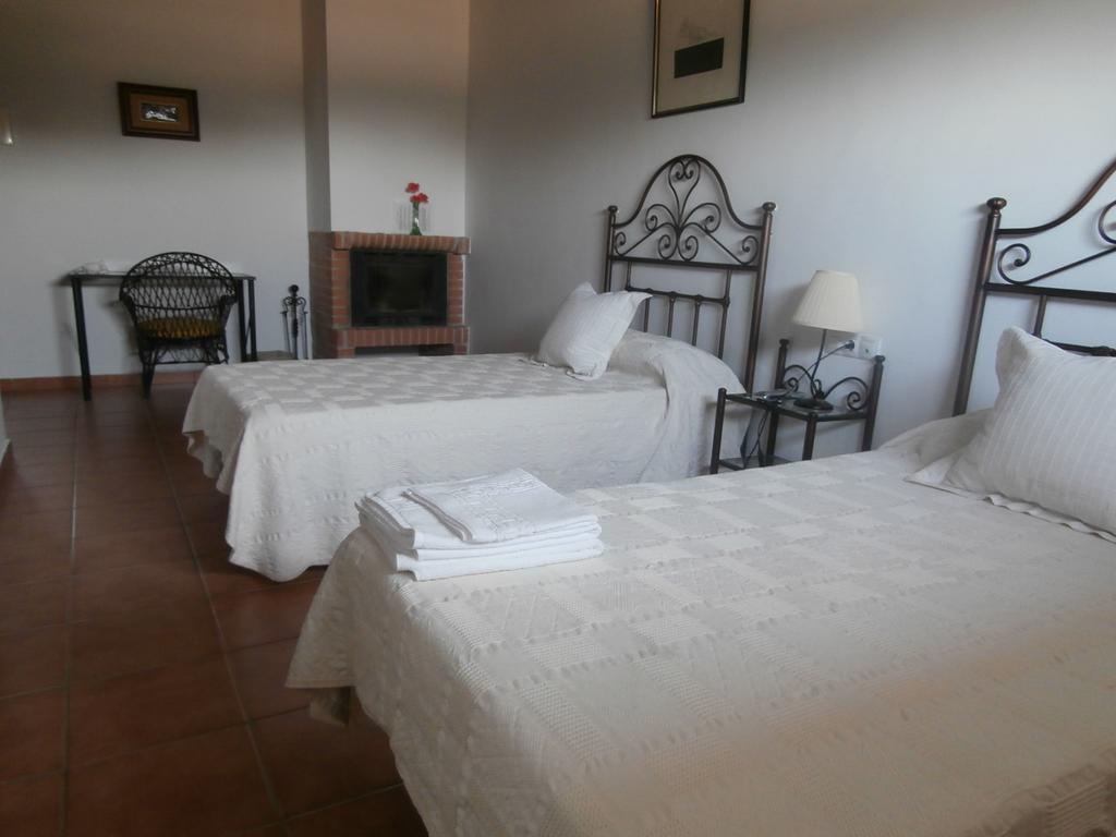 Casa Rural Las Gamitas Hotel Almoharin Room photo